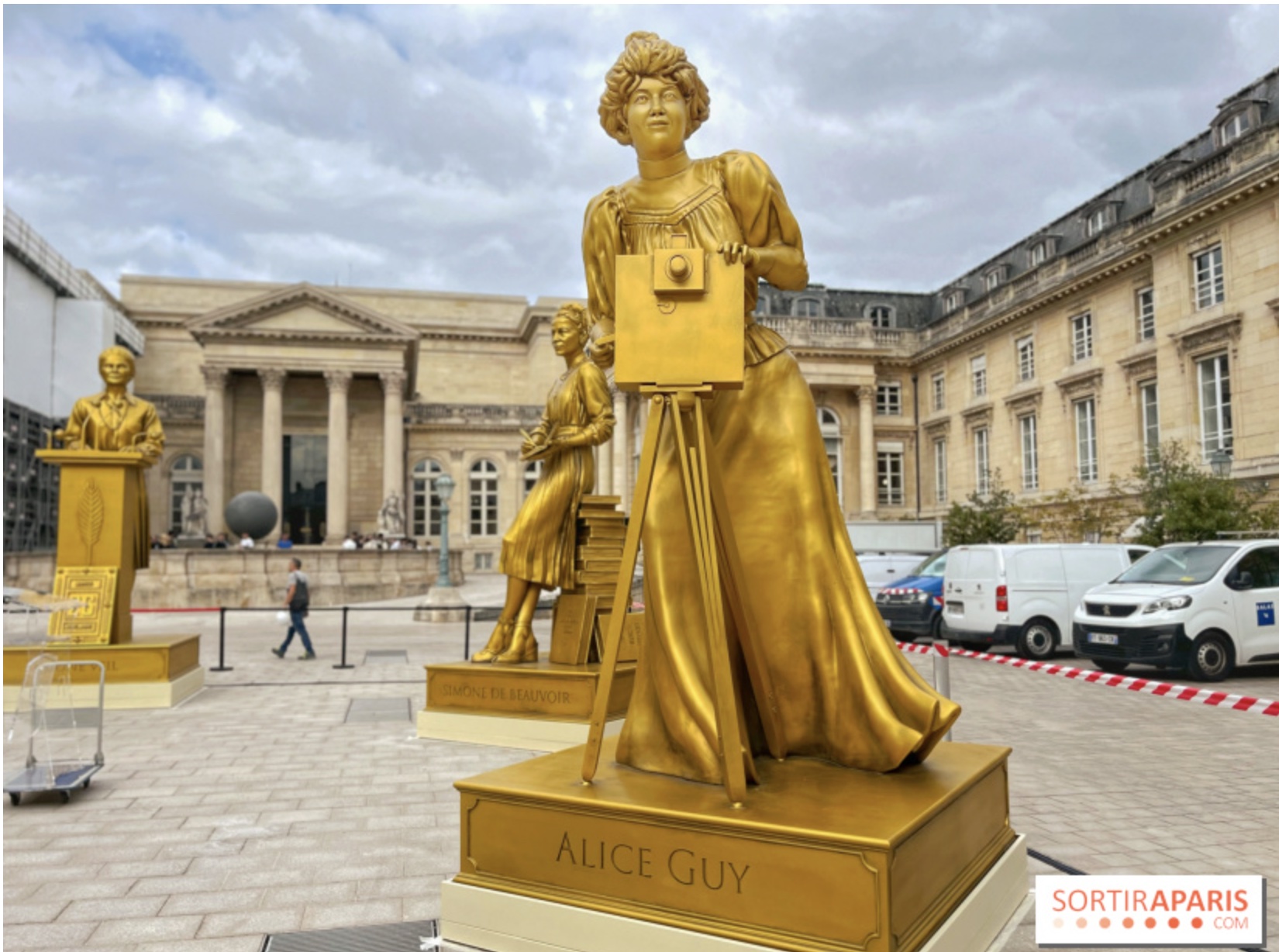 Alice Guy statue in Court of Honor