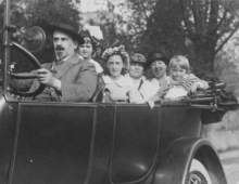 Alice with children in car